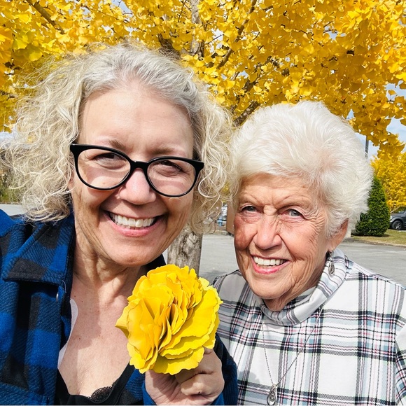 Meet your Posher, Posh - Picture 6 of 10